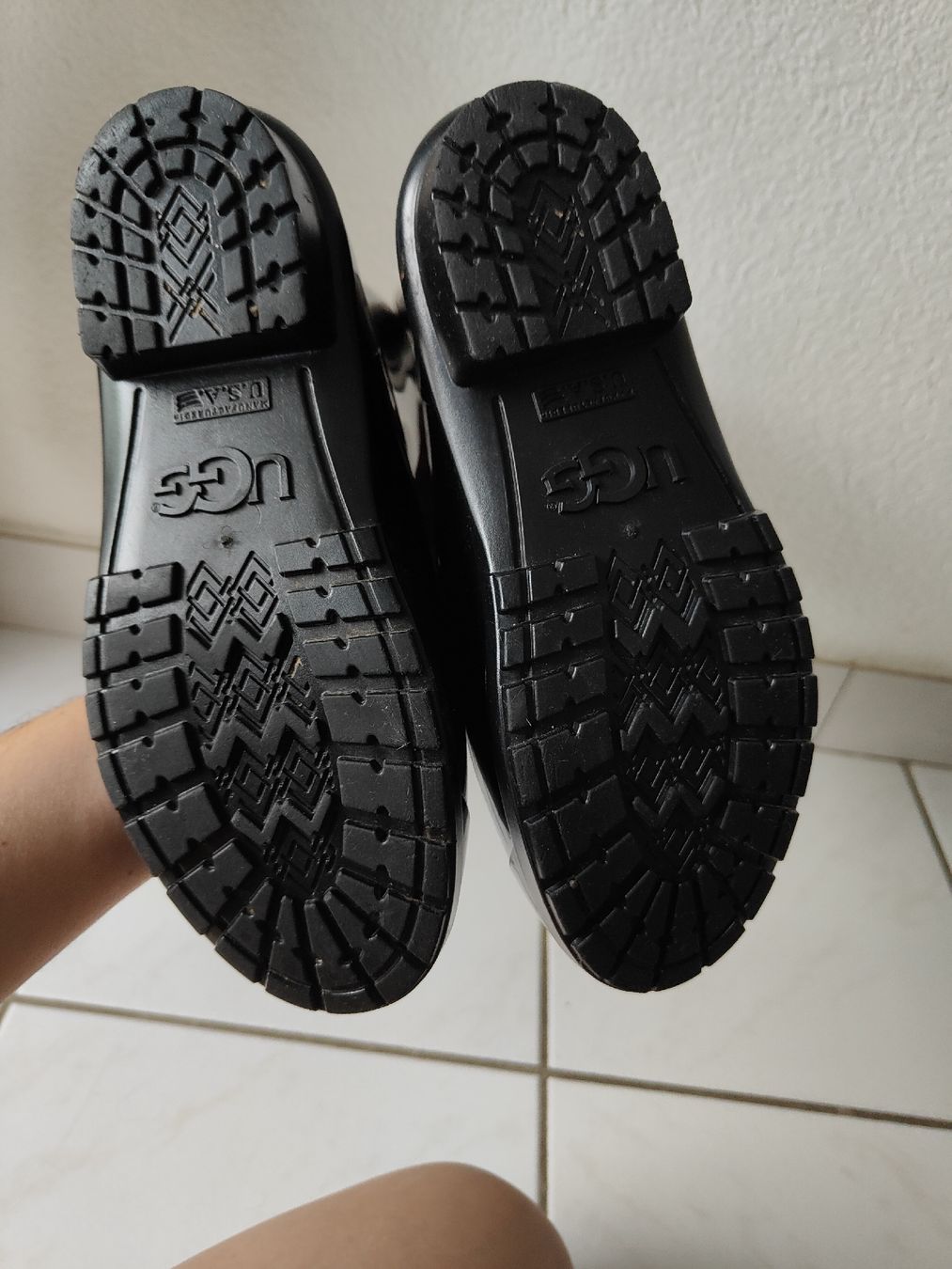 Ugg Scarpe da donna: Bottes de pluie UGG – Usato da Prez-vers-Noréaz venduto da MarinAcores89 1
