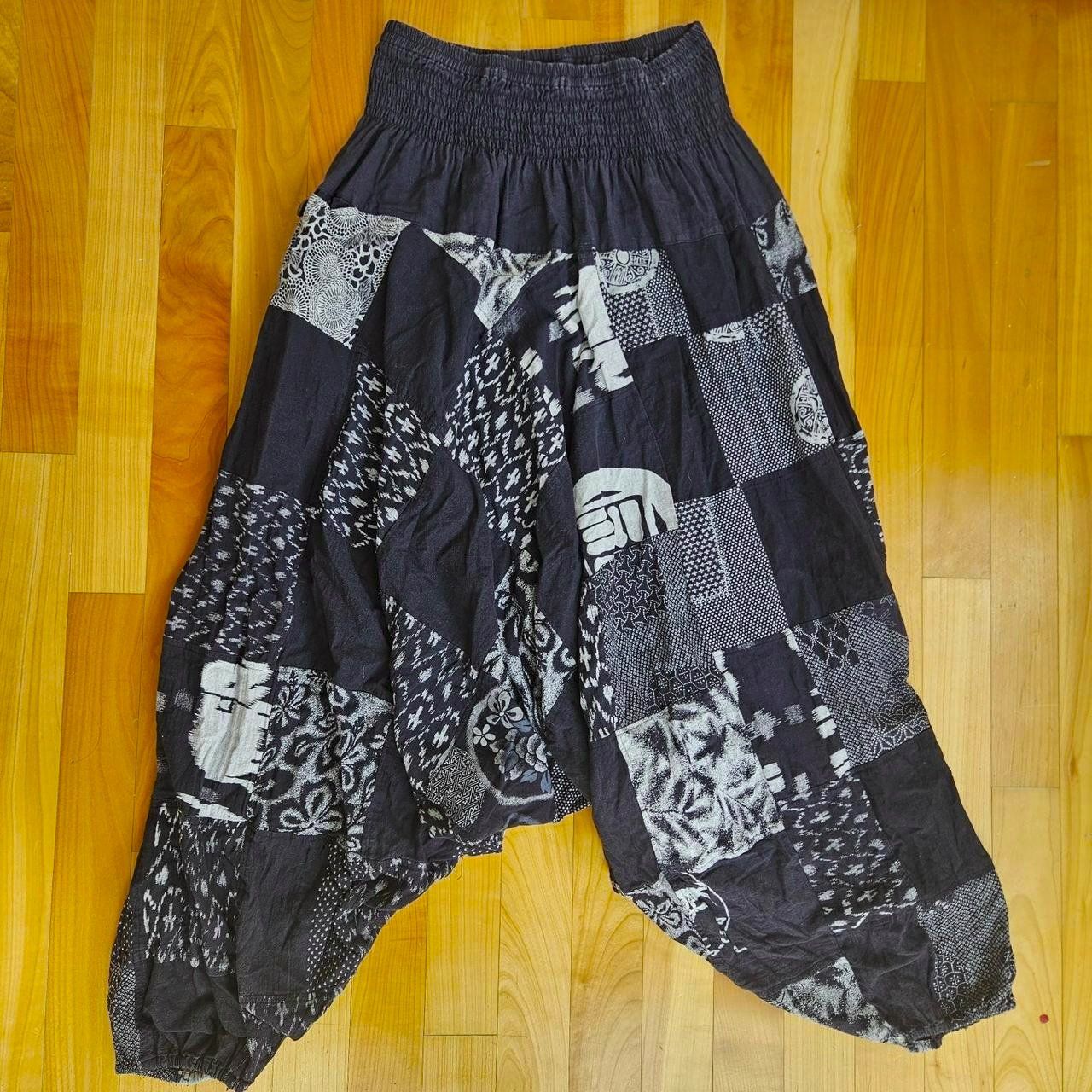 Pantaloni: Harem-Hose XL Schwarz/Weiss – Usato da Langnau am Albis venduto da Kookysprite 1