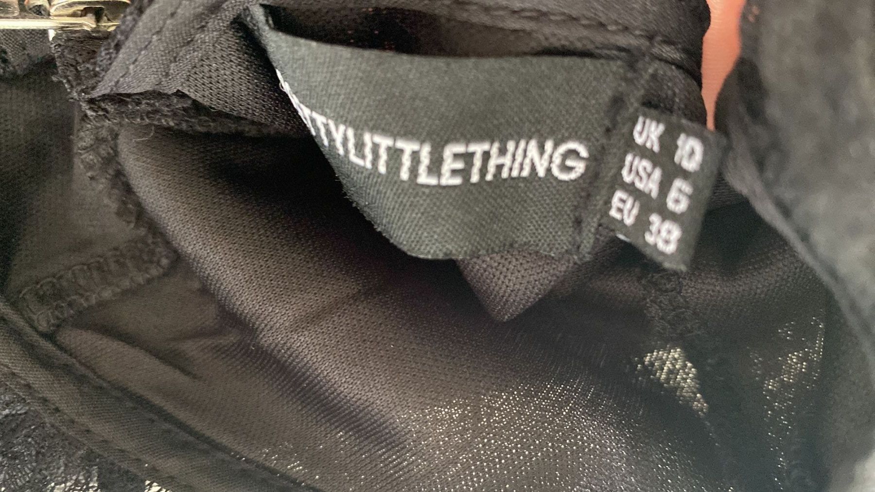 Vestiti: Kleid von PRETTYLITTLETHING Gr. 38 – Usato da Dagmersellen venduto da sheli17 5