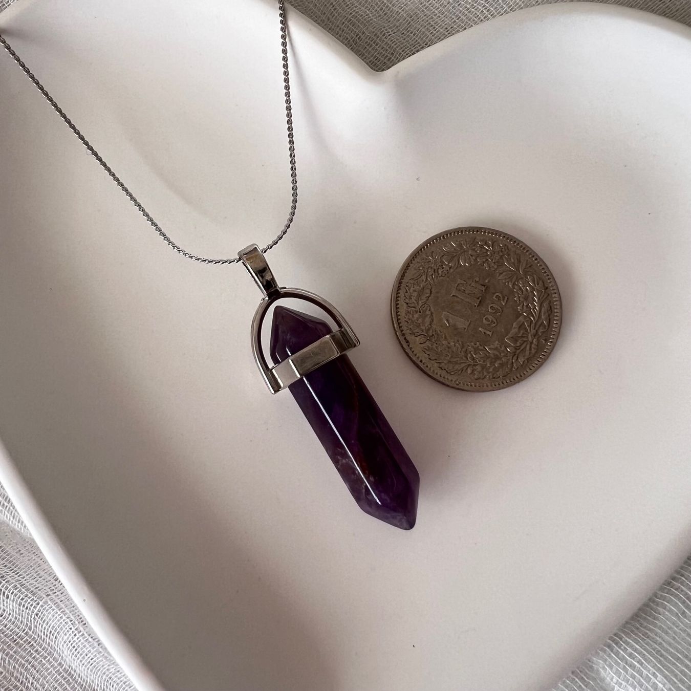 Ciondoli: Pendentif Menhir en améthyste – Nuovo e nell'imballaggio originale da Pully venduto da sunaddict 2