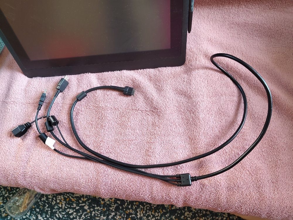 tablette wacom cintiq 16 avec écran et pied (Gebraucht) in Massongex ...