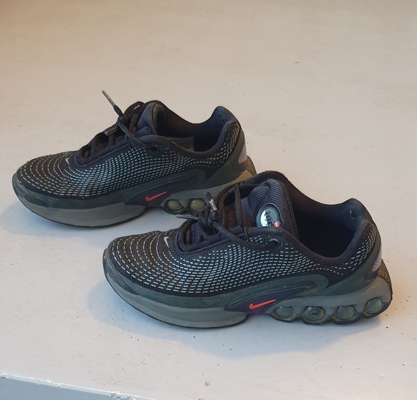 Nike Scarpe da uomo: Nike Air Max Dn  taille 37.5 – Usato da Servion venduto da meno999