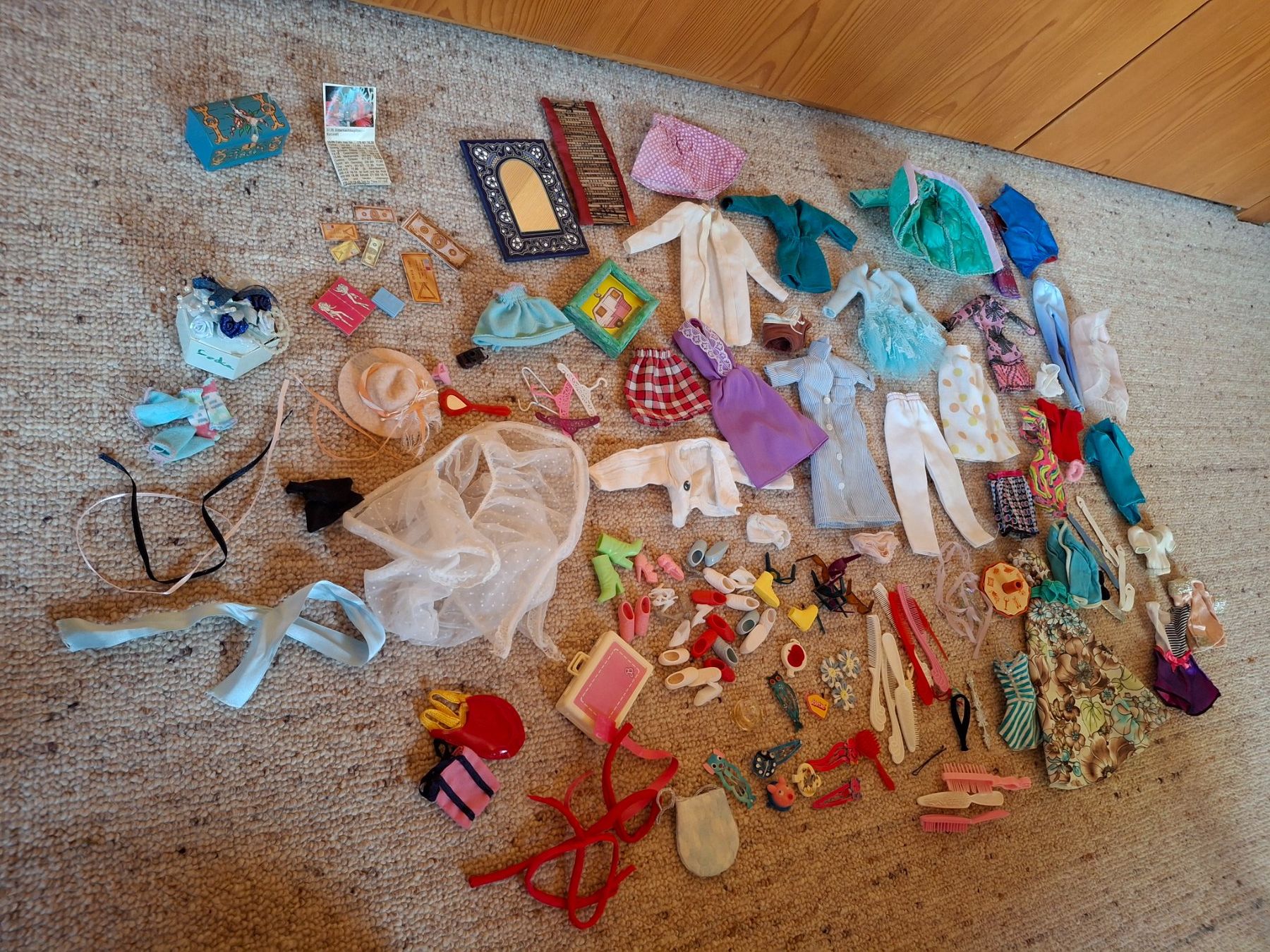 Spielzeuge: Konvolut Barbie und Accessoires viele Teile – Gebraucht aus Thun von mir_cjz2 1