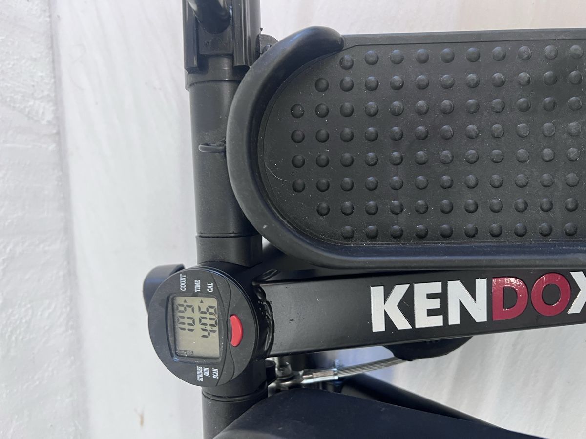 Hometrainer: Stepper Kendox  (94) – Usato da Glattfelden venduto da bro_f2vv 3