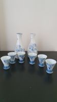 Japanisches Sake Set mit 2 Karaffen + 6 Sake-Becher/gemarkt.