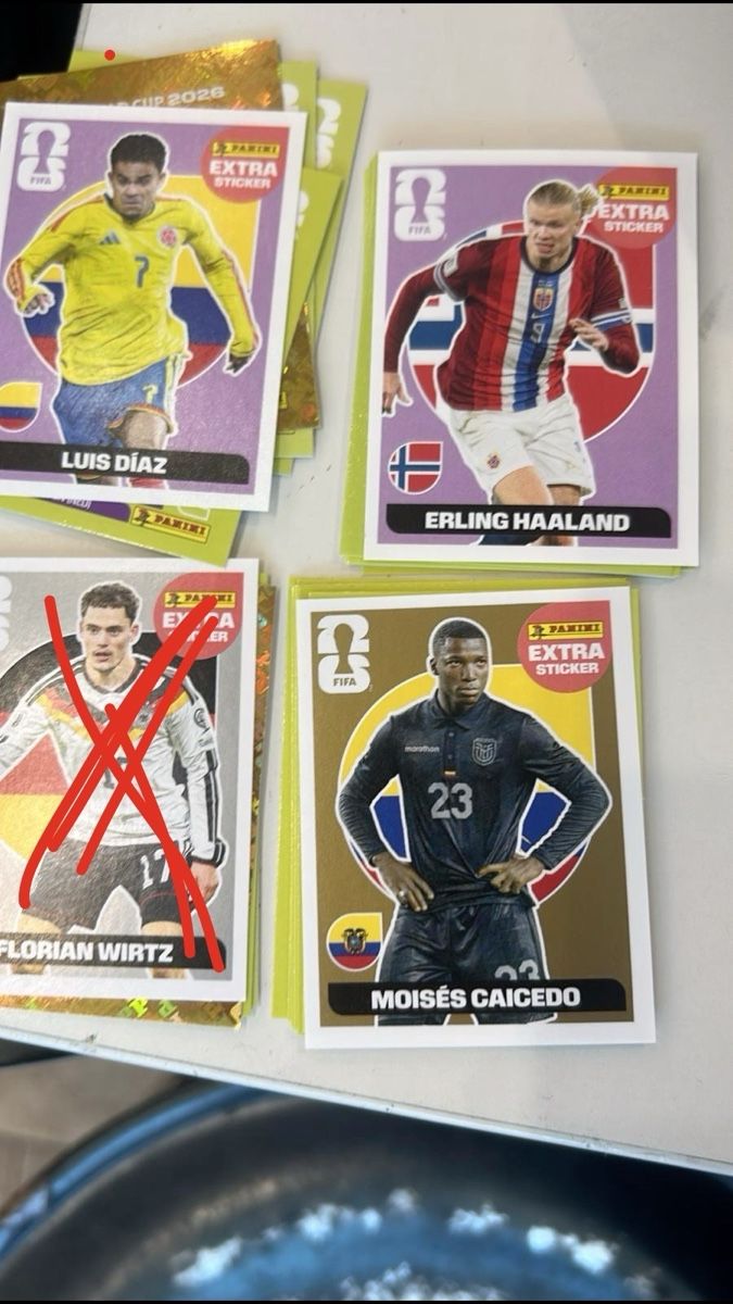 Panini Carte collezionabili: 3 extra sticker 1 gold 2 normal – Nuovo (secondo la descrizione) da Rheinfelden venduto da mak_y99y