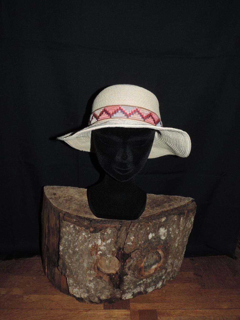 Copricapi, berretti & cappellini: chapeau motif tribal – Usato da Genève venduto da Axelle333