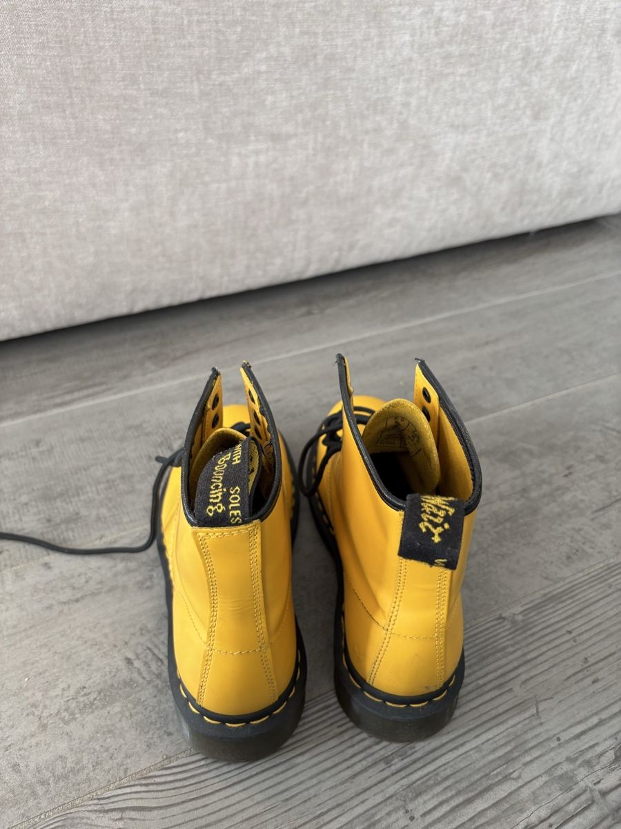 Dr. Martens Scarpe da uomo: Bottes Dr. Martens jaunes, taille 40 – Nuovo (secondo la descrizione) da Savièse venduto da aly_zc2h 2