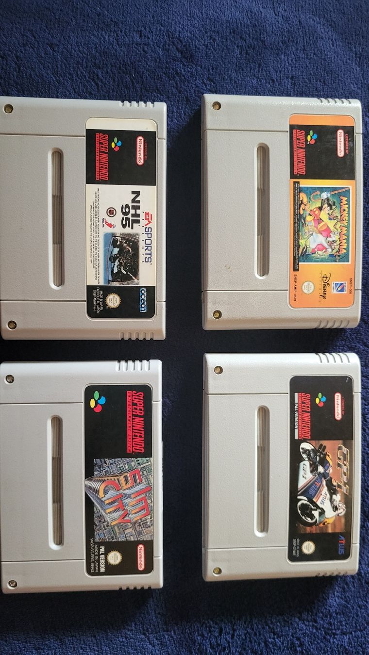 Nintendo Giochi: Super Nintendo SNES Spiele Sammlung 4x – Usato da Biel/Bienne venduto da Retrohr