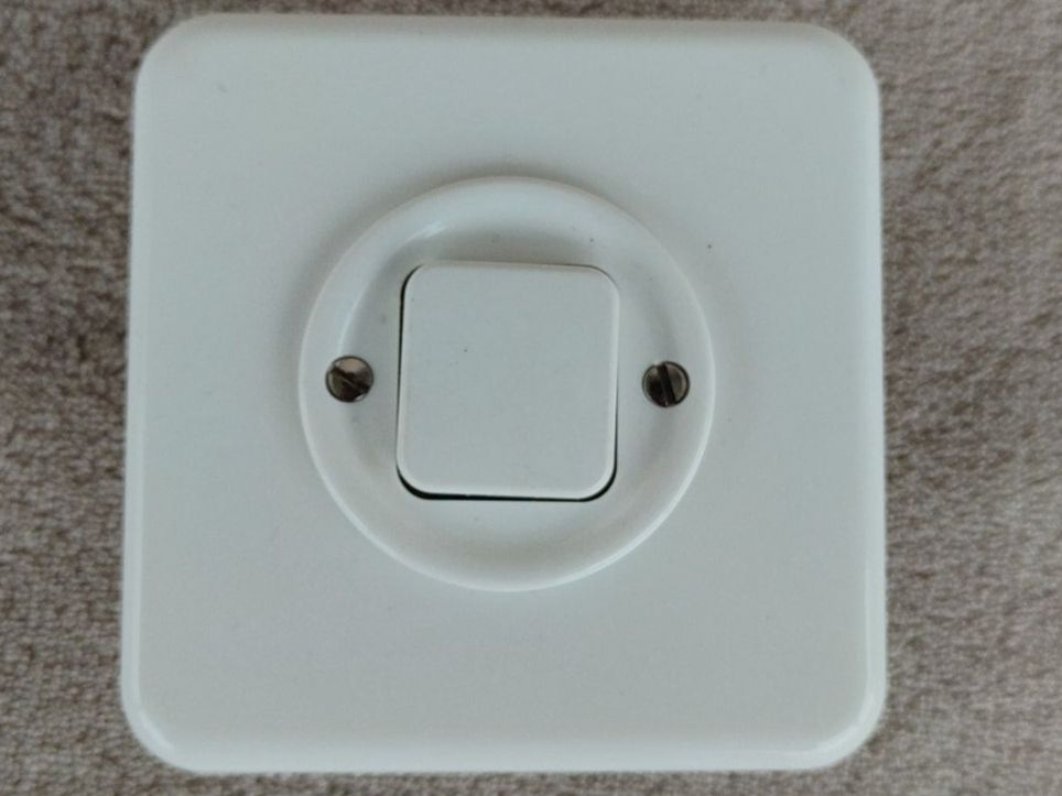 Feller Schalter: Schalter S6 Feller Standard UP – Neu (gemäss Beschreibung) aus Strengelbach von Phorensic_30