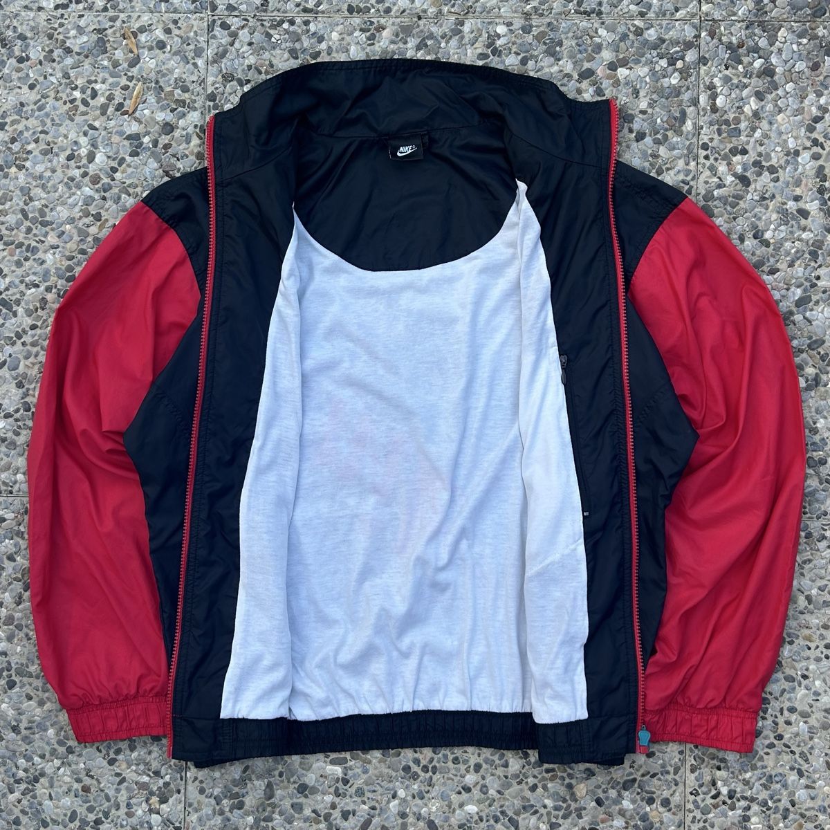 Nike Jacken: Vintage Nike red windbreaker jacket – Gebraucht aus brent von fukusapes 3