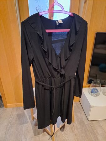 Kleid schwarz Grösse 42 H&M Damen mit Gürtel 