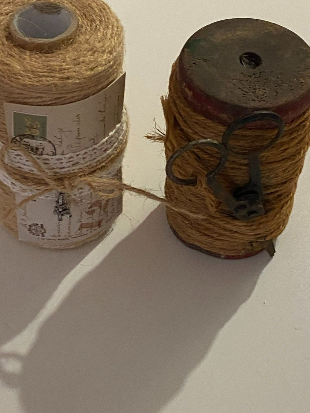 Tutte le decorazioni: SHABBY CHIC DEKO ROLLEN – Usato da Meienried venduto da ManuelaBoutique 2
