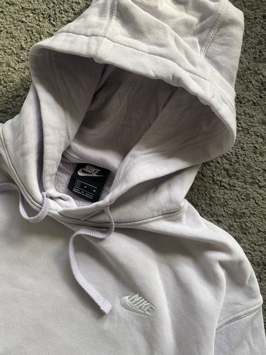 Nike Pullover & Sweatshirts: Pull Nike lilas, taille M, parfait pour le printemps! – Gebraucht aus Genève von eth_6qs6 2