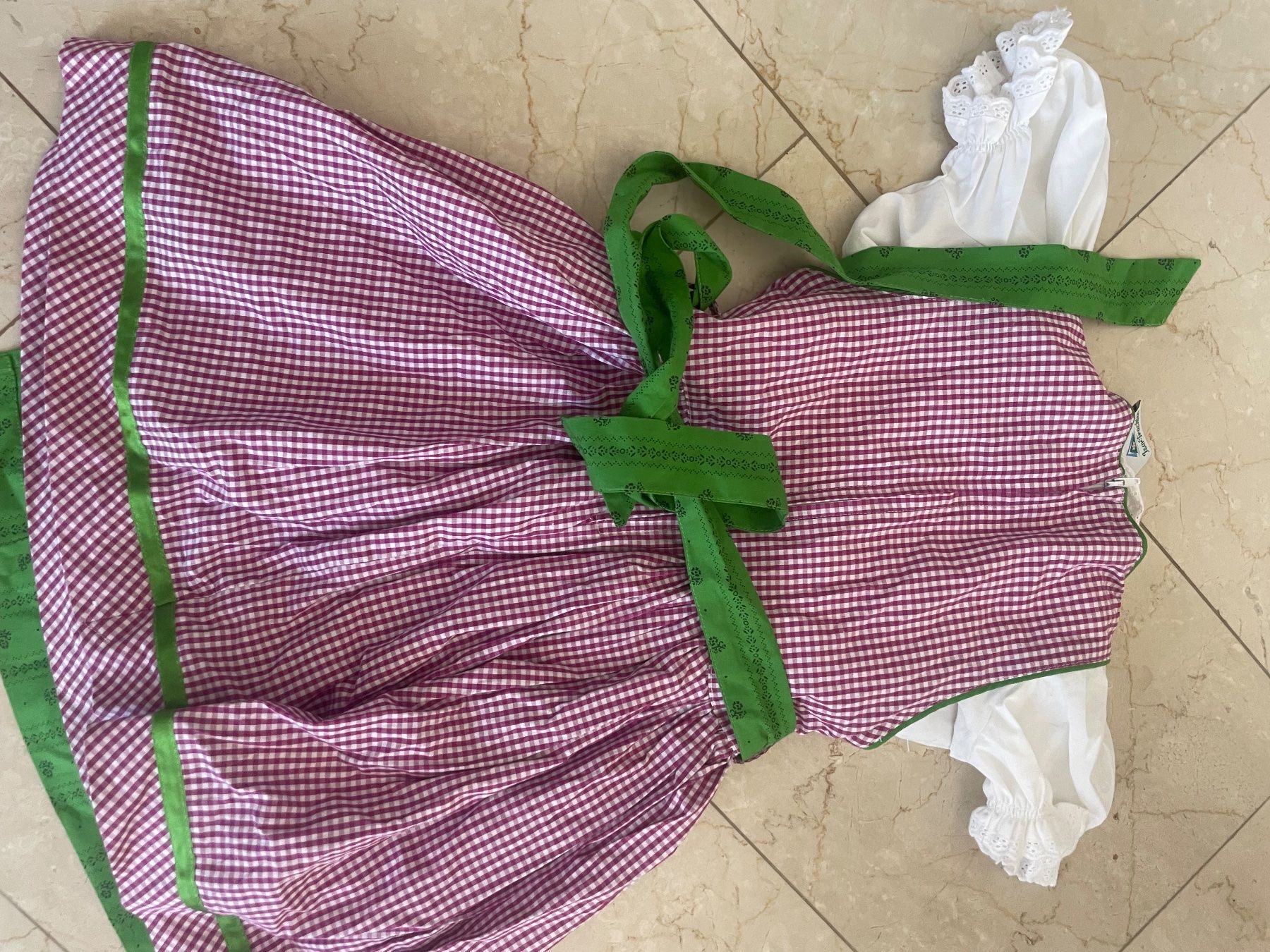 Vestiti & Gonne: Girls Dirndl inkl Bluse – Nuovo (secondo la descrizione) da Flüelen venduto da AU10 2