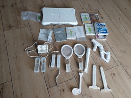 Wii Zubehör,  4 SPIELE,  2 Kontroller & Ladegerät