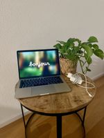 MacBook Pro 13 Zoll 2019 i5 8GB RAM 256GB SSD guter Zustand