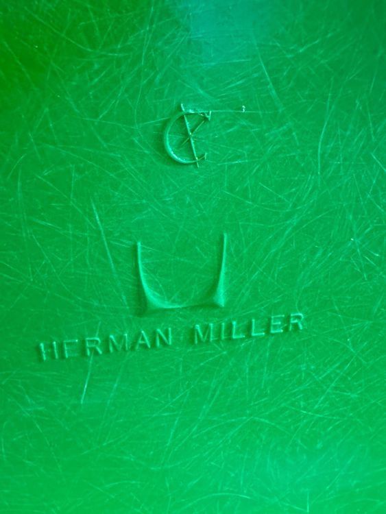 Herman Miller Chaises: CHAISE EAMES – D'occasion à Genève par NEWGVA 1