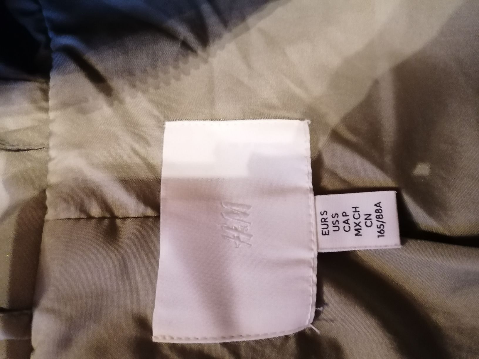 H&M Giacche: H&M Teddyjacke mit Kapuze – Usato da Leuk-Stadt venduto da See_Lin 2