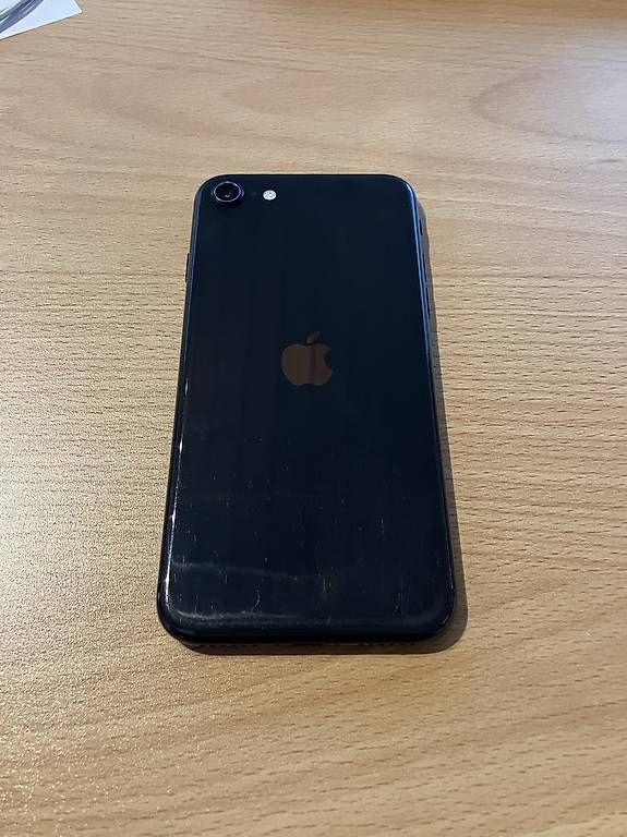 Telefoni cellulari / Smartphones: Iphone SE 2. Gen. – Usato da Herzogenbuchsee venduto da Dome84 1