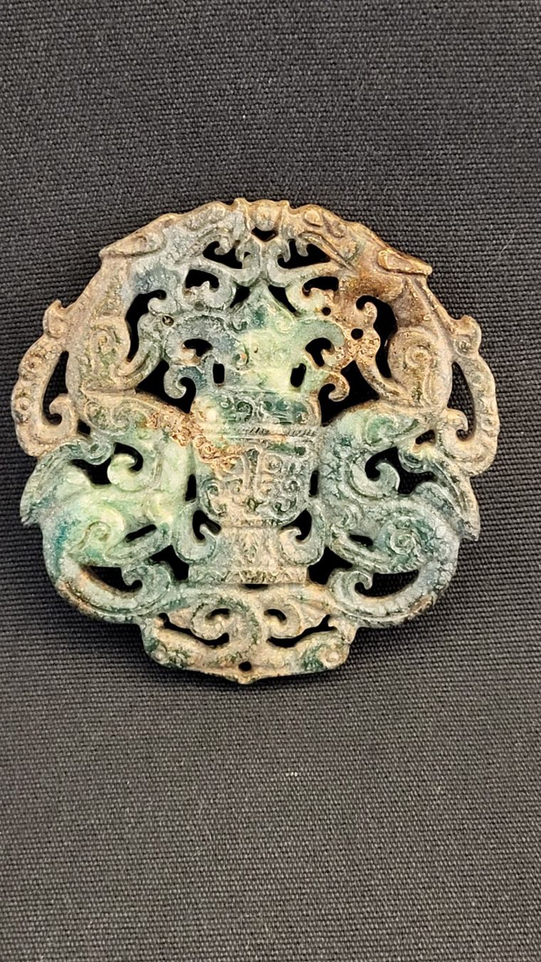 Figurines: Stein-Schnitzerei mit Drachenmotiv "I" – D'occasion à Basel par spinne02