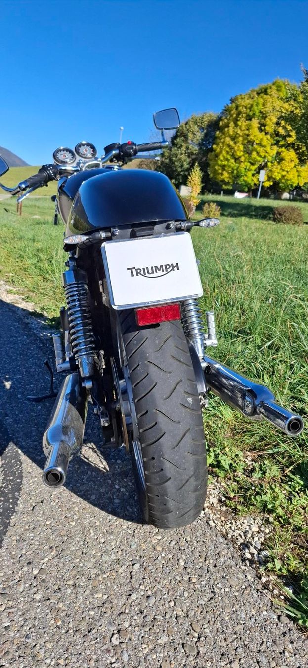Triumph Strada: Triumpf Bonneville 900 – Usato da Tavannes venduto da valda 6