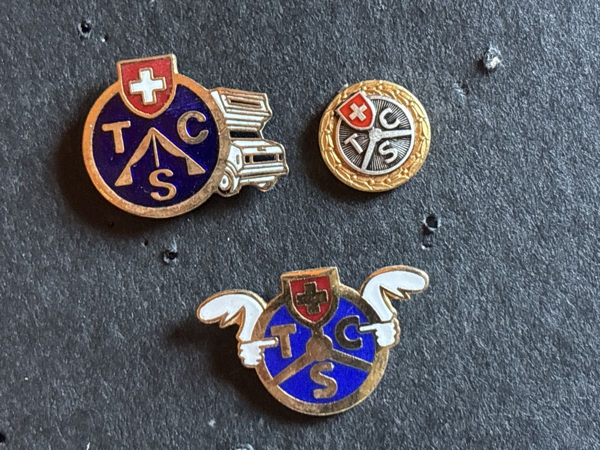 Placchette & Badge: Pins TCS – Usato da Lützelflüh-Goldbach venduto da NicoleL.