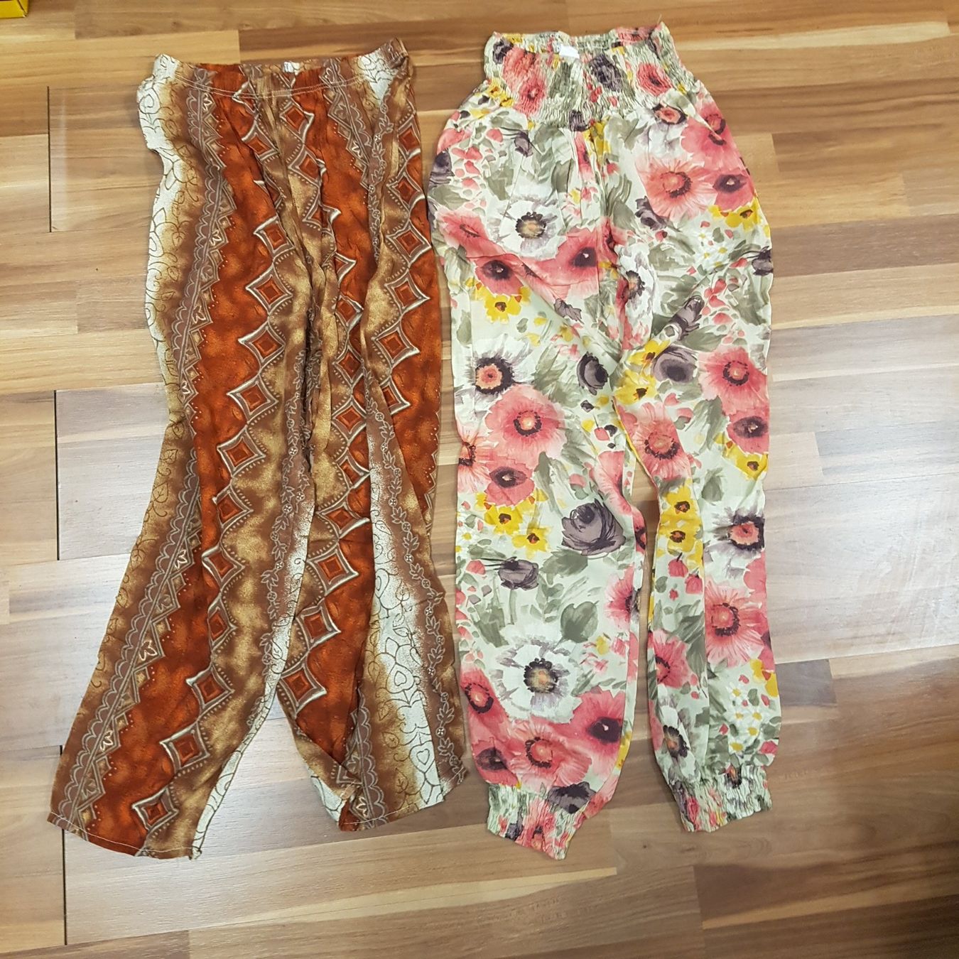 Hosen: 2 Sommerhosen gr S B16 – Gebraucht aus Schwarzenburg von Flamingo07