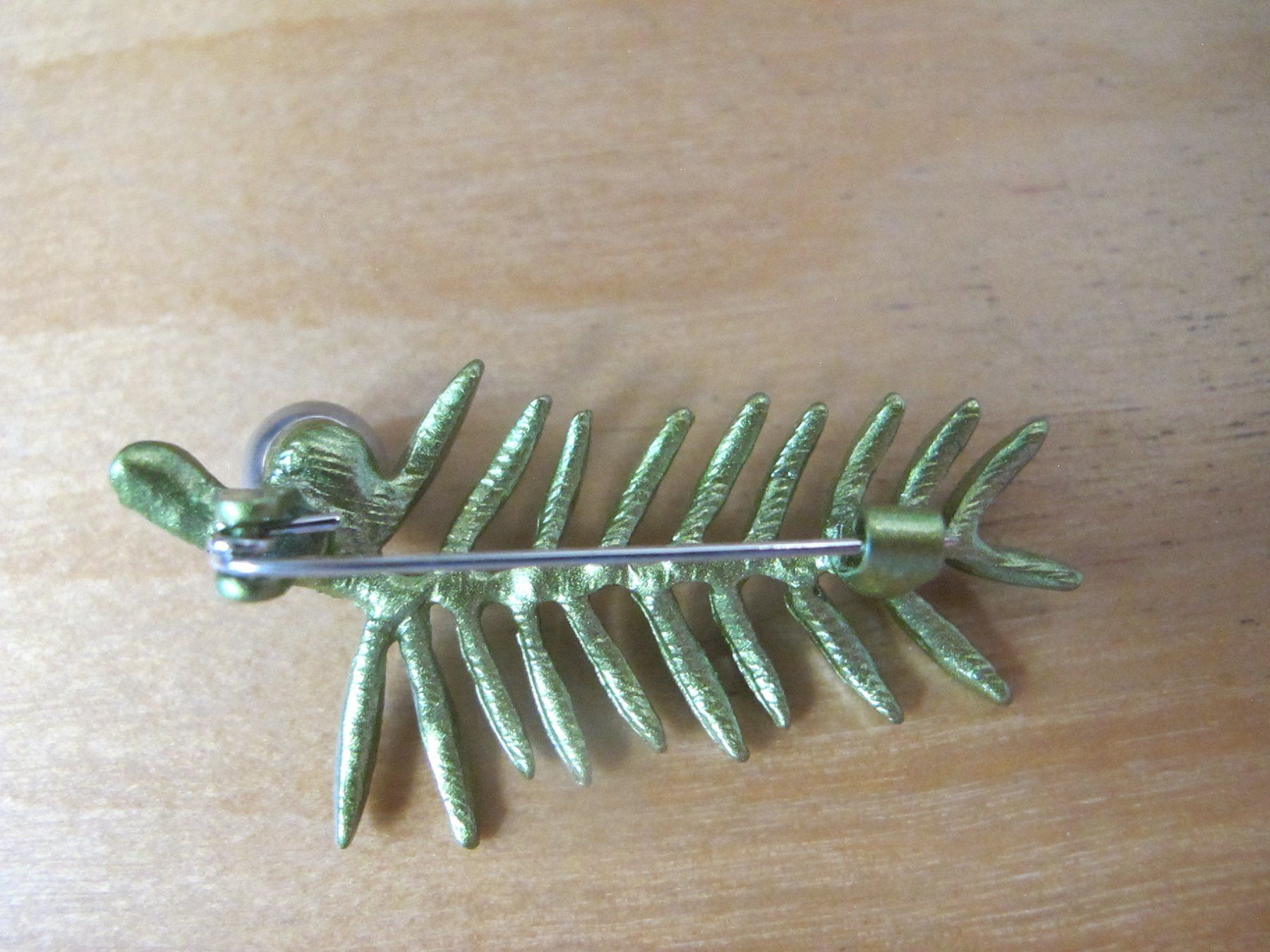 Spille & Fermagli: Brosche goldfarben, Blatt mit Perle, Modeschmuck – Nuovo (secondo la descrizione) da Löhningen venduto da Chimae67 3