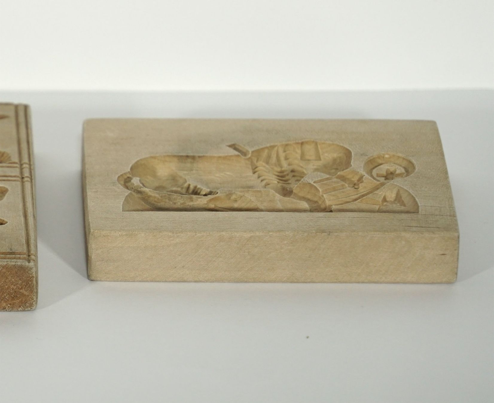 Elettrodomestici da cucina: 3 ältere Holzmodel / Buttermodel u.a. Luzerner Löwe – Usato da Meggen venduto da Trouvaillen 2