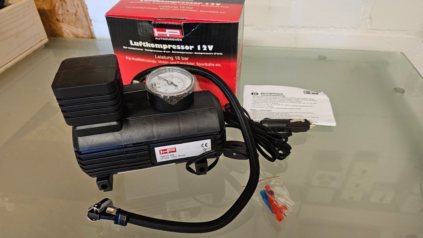 Compressori: Luftkompressor 12V Leistung 18 bar neu ab Fr. 1.- – Nuovo e nell'imballaggio originale da Koppigen venduto da Bracher_Mail-House
