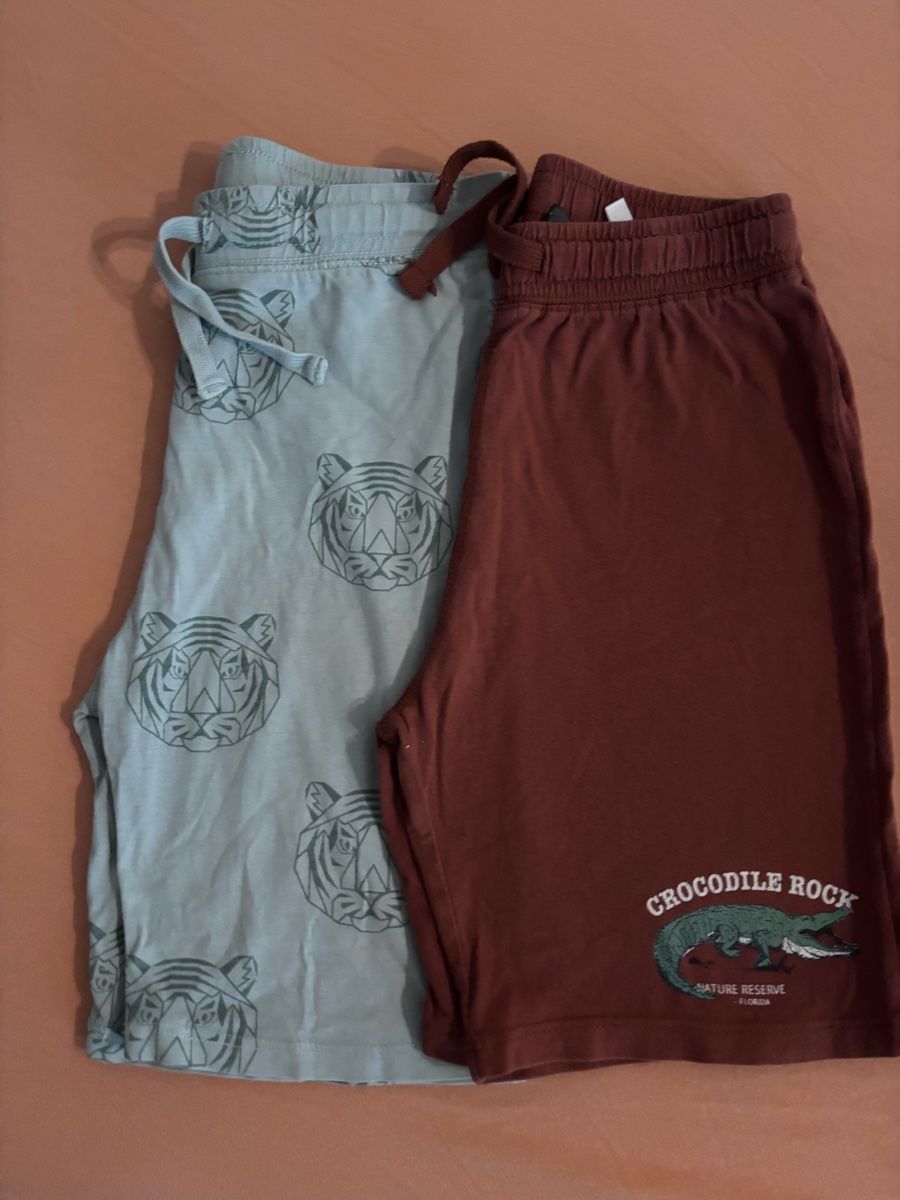 H&M Pantaloni: 2 Shorts 128 H&M – Usato da Regensdorf venduto da Piritatti 4