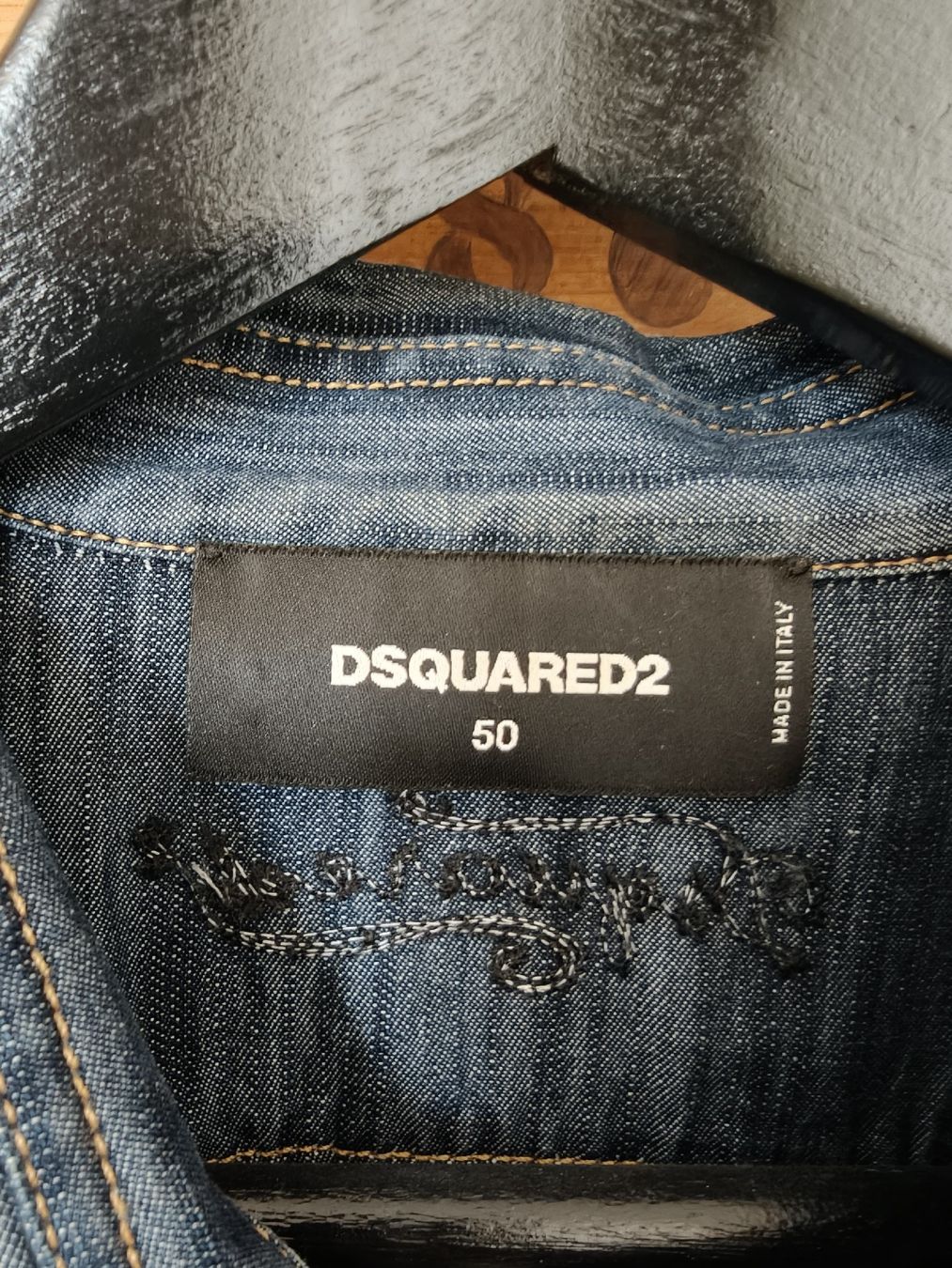 Dsquared2 Camicie: Dsquared2 Jeanshemd Gr. 50 mit Stickerei – Usato da Zürich venduto da Niko80046 1