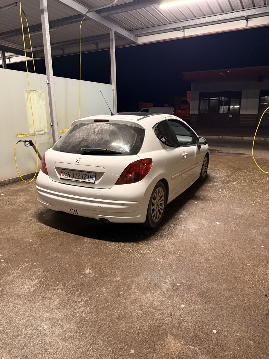 Peugeot Automobili: Peugeot 207 – Usato da Greifensee venduto da emi_hw85