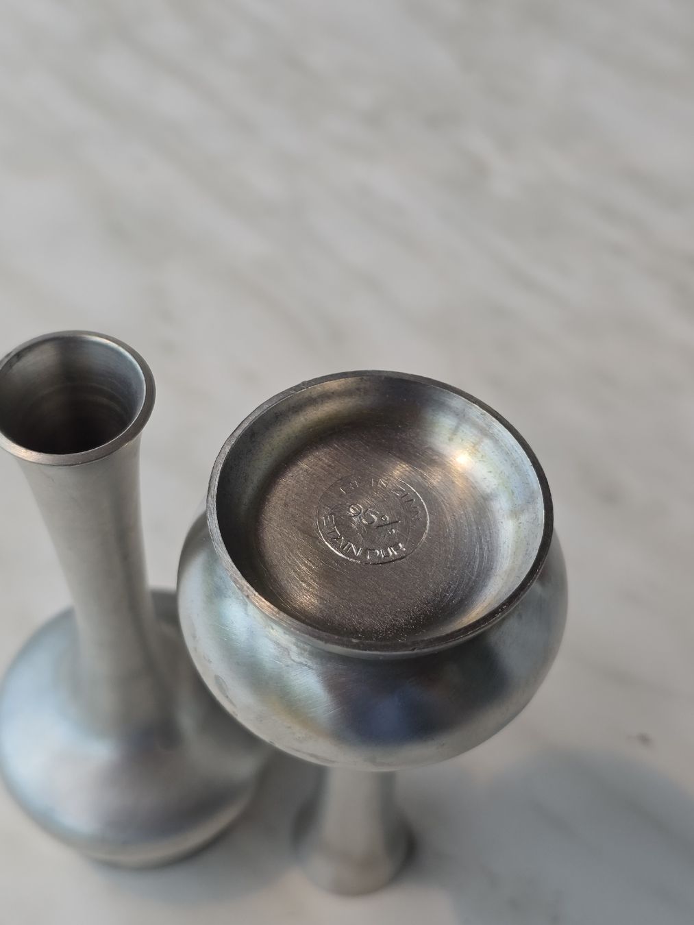 Vasi & Recipienti: Vintage Pewter Bud Vases - Pair, Elegant Decor – Usato da Hinwil venduto da Ehretstock8 2