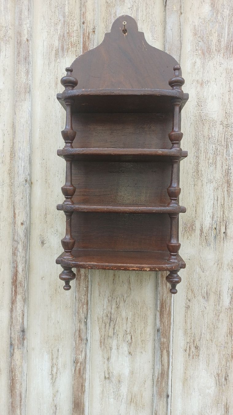 Articles en bois: Antikes Wandgestell Tanne  – D'occasion à Flawil par Naphtali 1