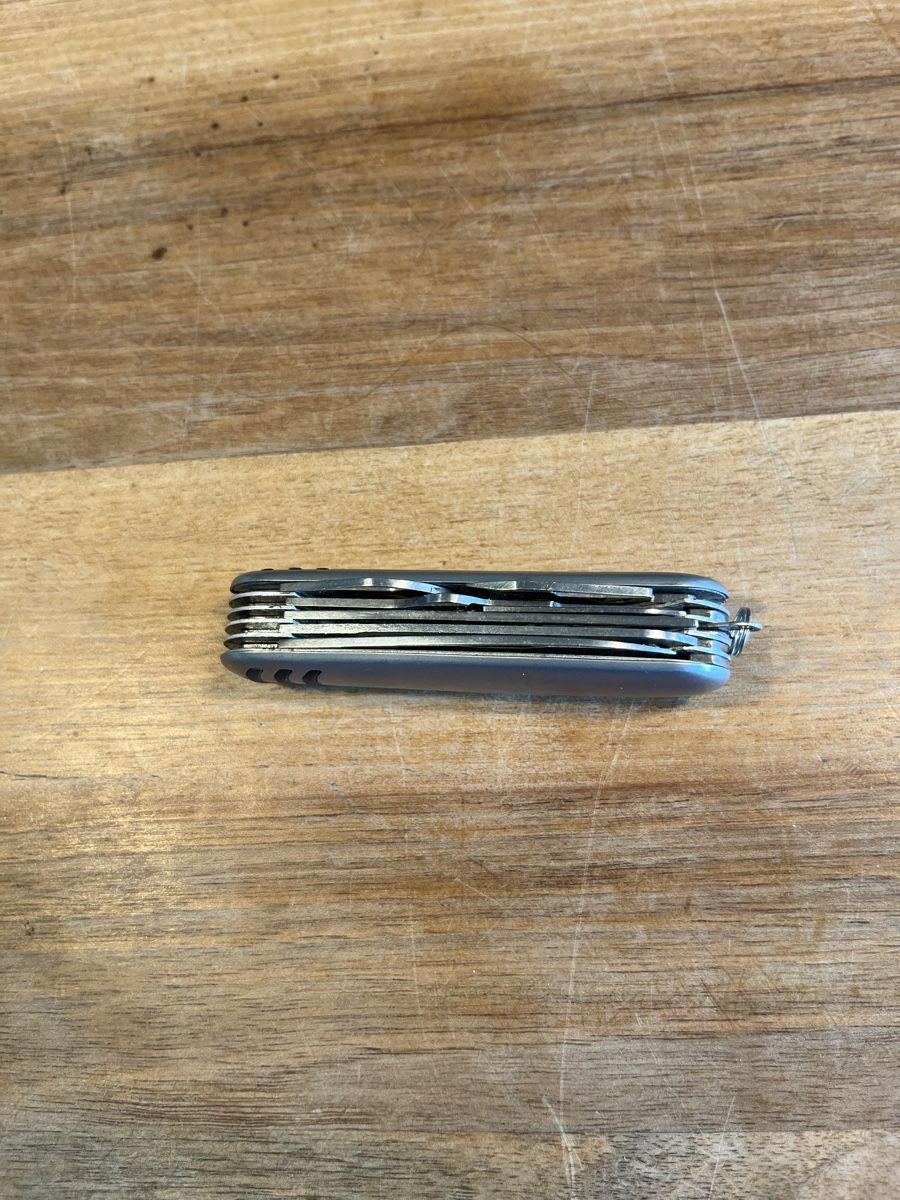 Couteaux de poche: Taschenmesser – D'occasion à Würenlos par jam_mv8g 7