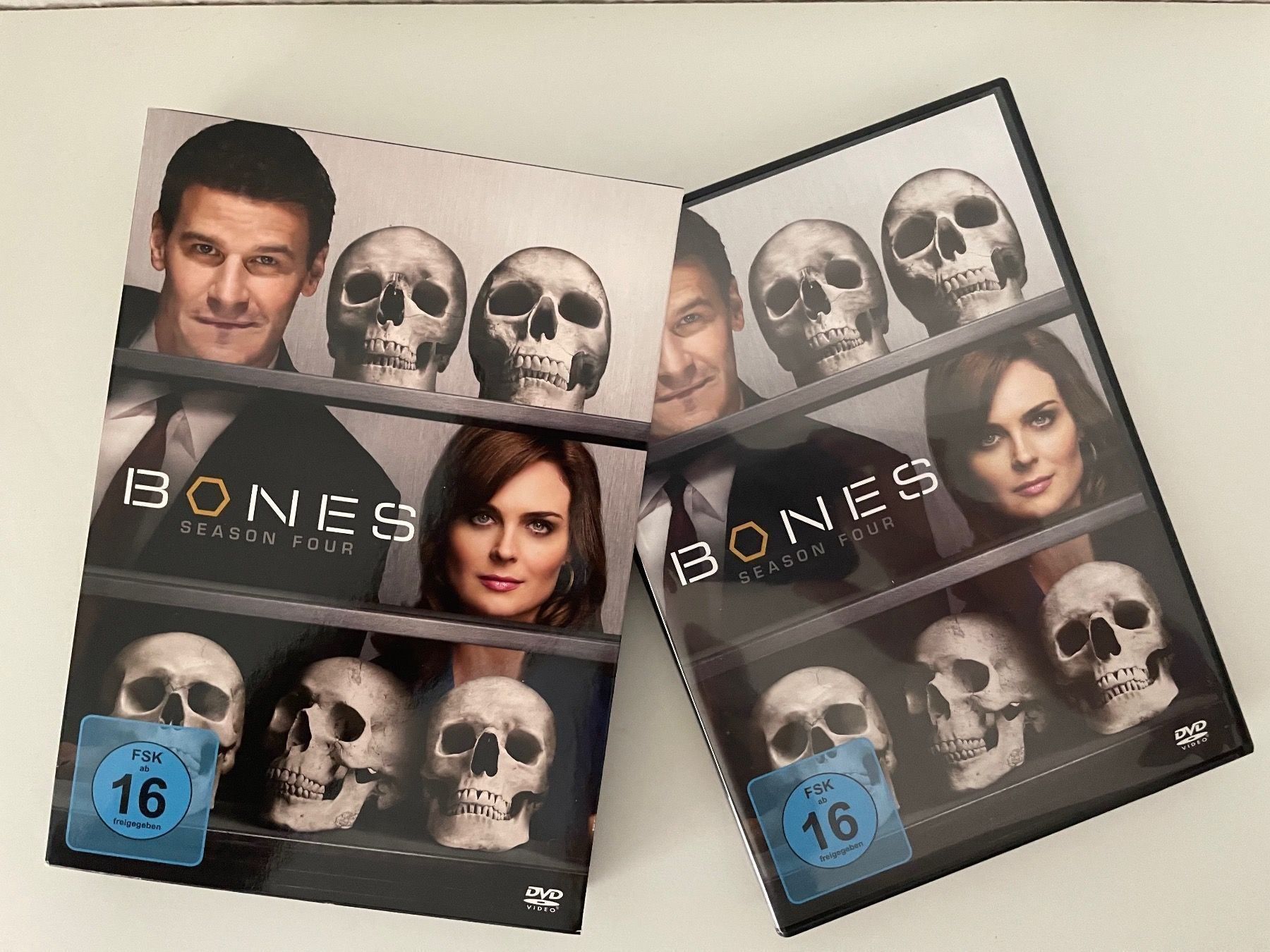 Tutti i DVDs: Bones - Season 4 – Nuovo (secondo la descrizione) da Riehen venduto da M.S.DVD 2