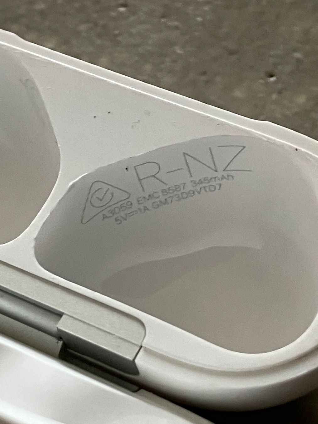 Apple Cuffie: APPLE AIRPODS 4 CASE ANC – Usato da Lausanne venduto da mr.v 4