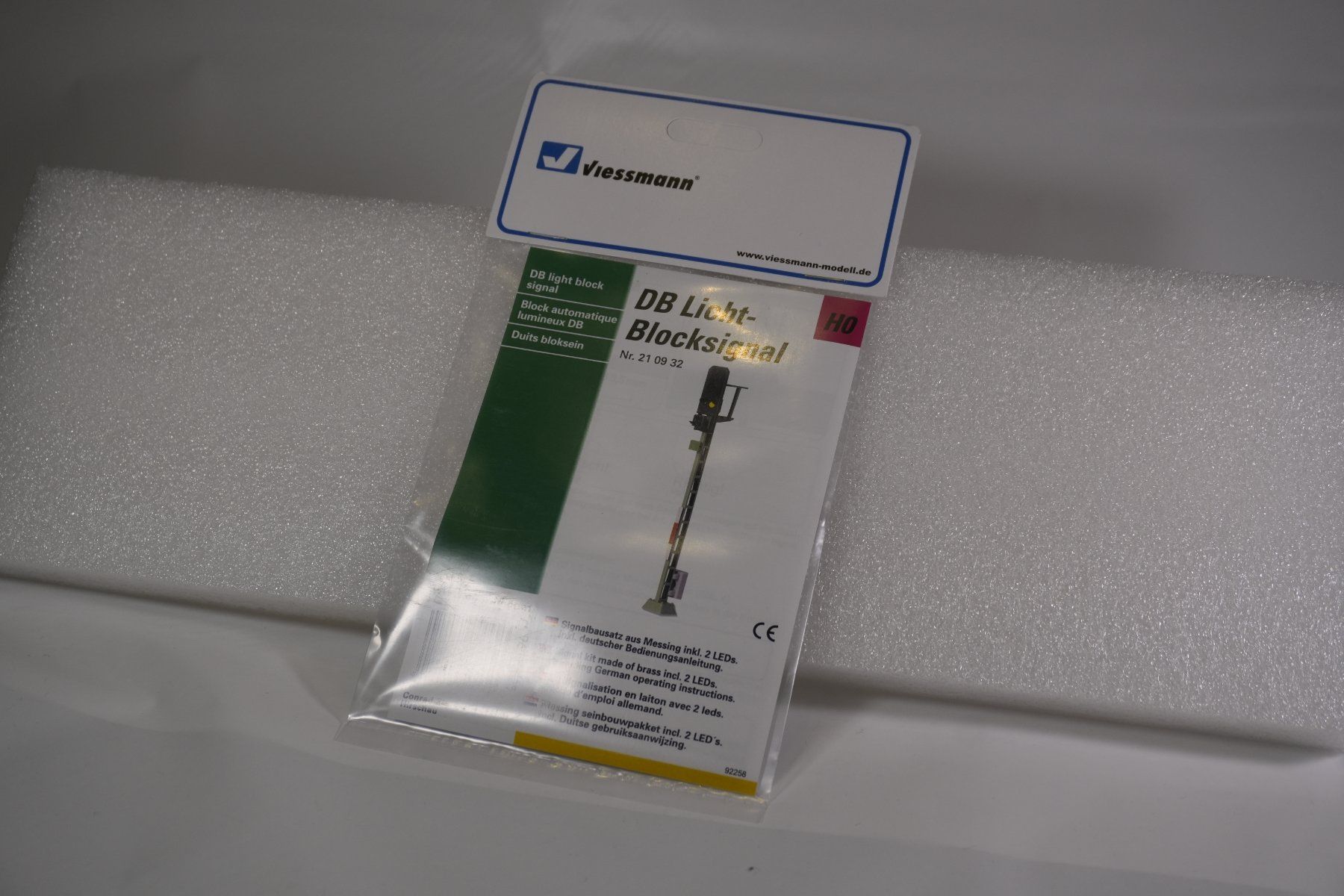 Viessmann Modelleisenbahnen: Viessmann H0 Bausatz - Blocksignal DB – Neu und originalverpackt aus Zuzwil SG von TheMightyJones