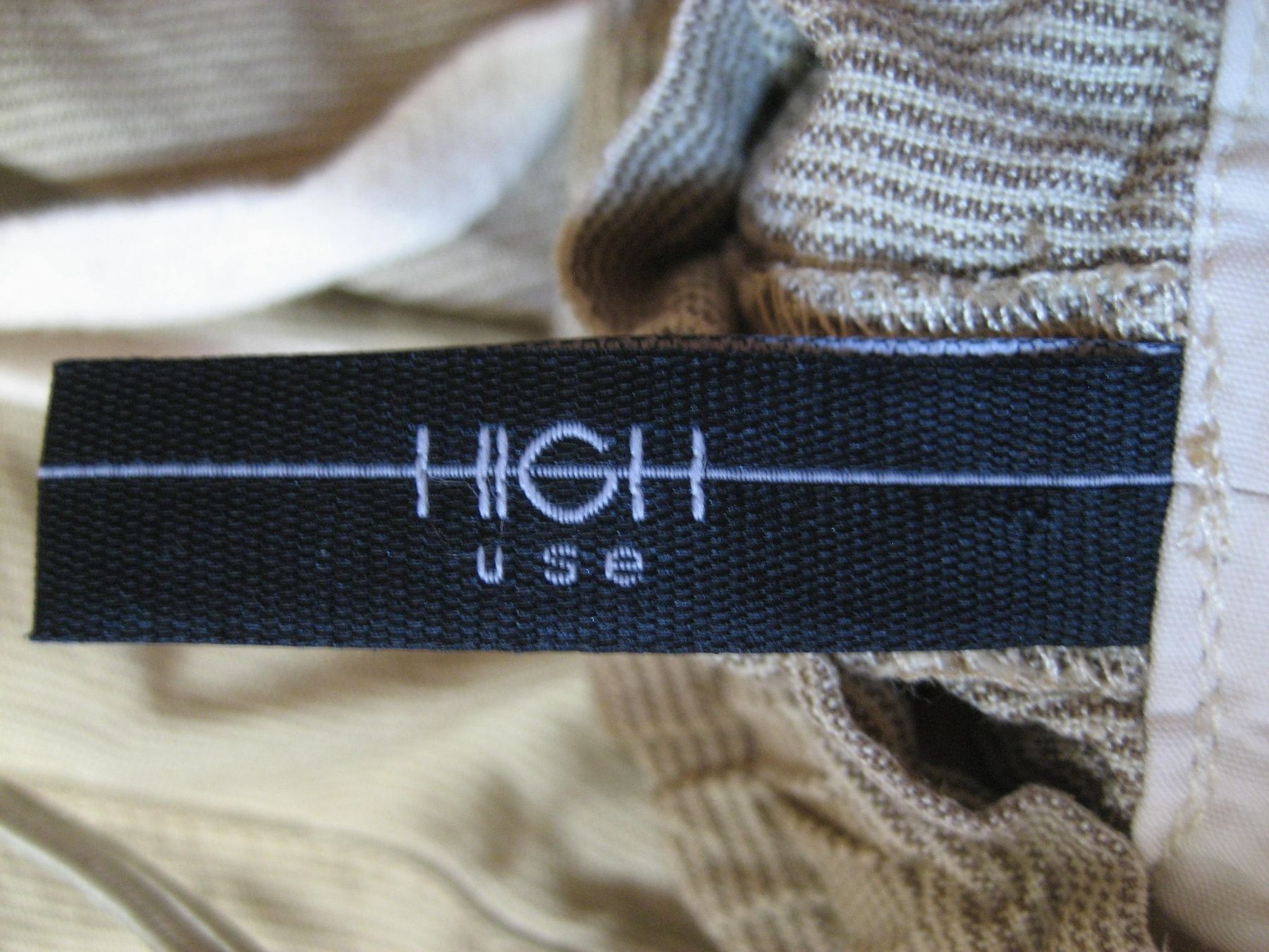 High Pantaloni: Short lin et lyocell HIGH USE  taille 38 – Usato da Delémont venduto da marryb 5