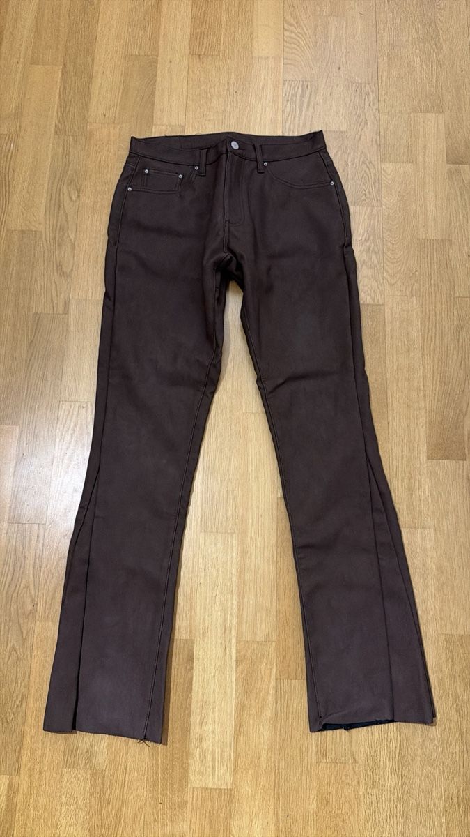 MNML Pantaloni: mnml flared Lederhose – Usato da Basel venduto da nicolasschneeberger