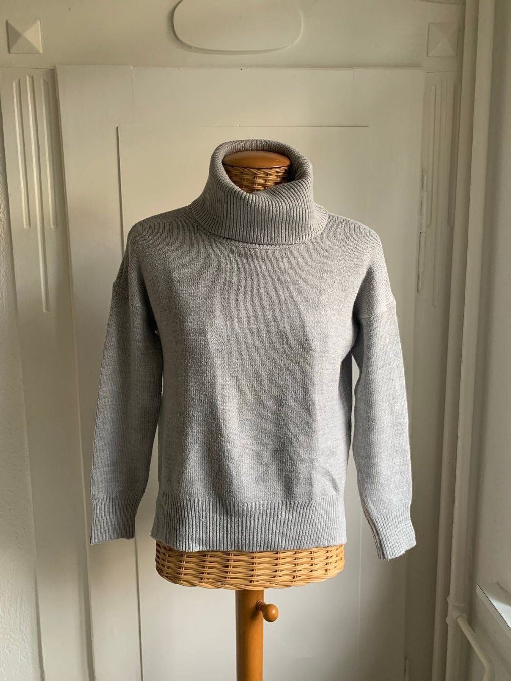 Pulls & Sweat-shirts: Rollkragen Strickpullover hellgrau - S – D'occasion à Zürich par Diazaio