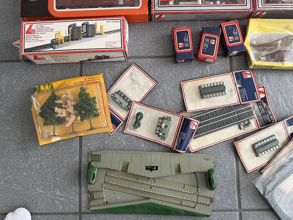 Lima Modellini di ferrovie: Lima Konvolut und Zubehör – Usato da Muri AG venduto da cag733 3
