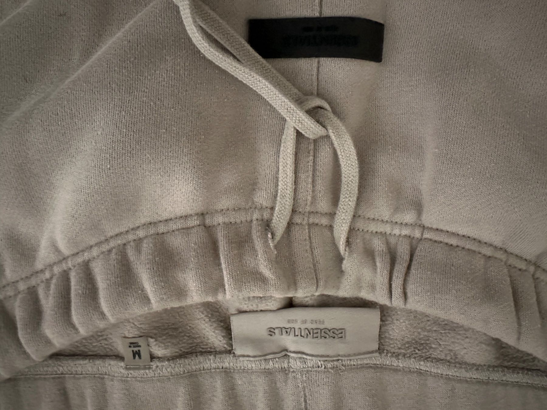 Pantaloni: fear of god essentials sweatpants – Usato da Toffen venduto da manimatter 2