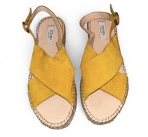Gelbe Sandalen