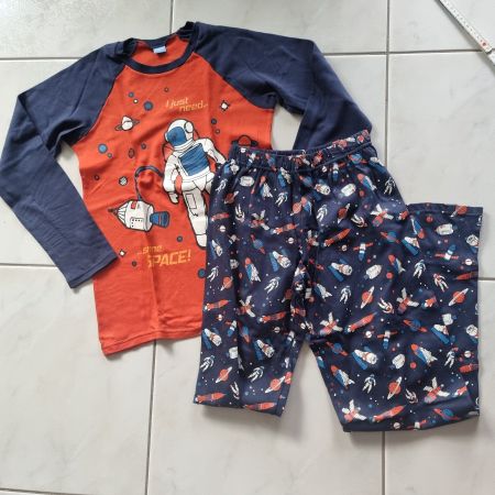 Cooles Weltraum Pijama, Grösse 158/164, Top Zustand!