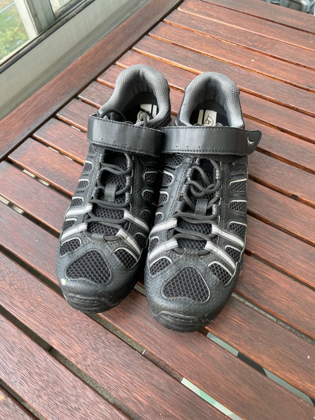 Specialized Herrenschuhe: Specialzed MTB schuhe Grosse 42 mit Vibram Sole – Neu und originalverpackt aus Unterterzen von  2