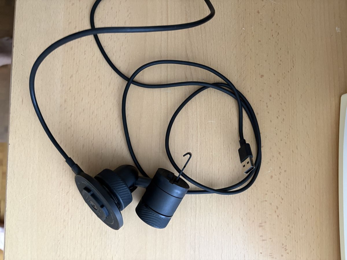 Quad Lock Staffe: Quad Lock AutoHalterung mit USB Ladekabel – Usato da St.Ursen venduto da Amdxp 2