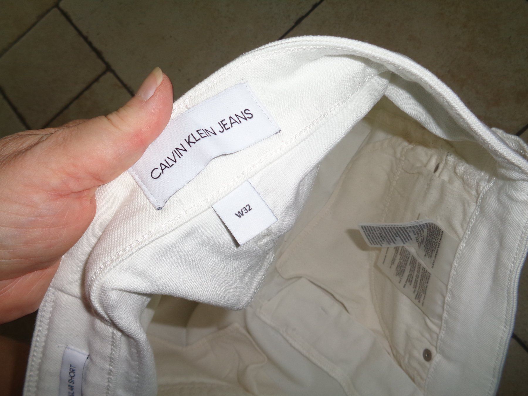 Calvin Klein Pantaloni: Shorts  Calvin Klein  Grösse W32 – Usato da Kreuzlingen venduto da Robi-2003 2